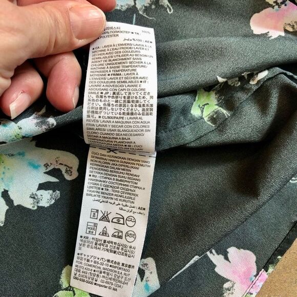 Banana Republic V-neck Long Sleeve Floral Blouse Medium - Picture 10 of 11